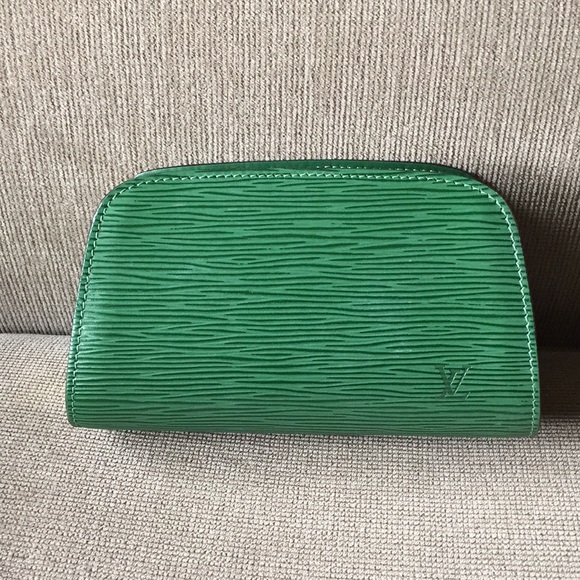 Louis Vuitton Handbags - Louis Vuitton dauphine pouch